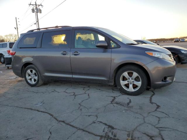 Photo 4 from auction – 2017 TOYOTA SIENNA LE with VIN 5TDKZ3DC2HS855795