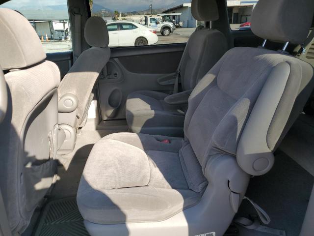 Photo 11 from auction – 2004 TOYOTA SIENNA LE with VIN 5TDBA23C34S005137
