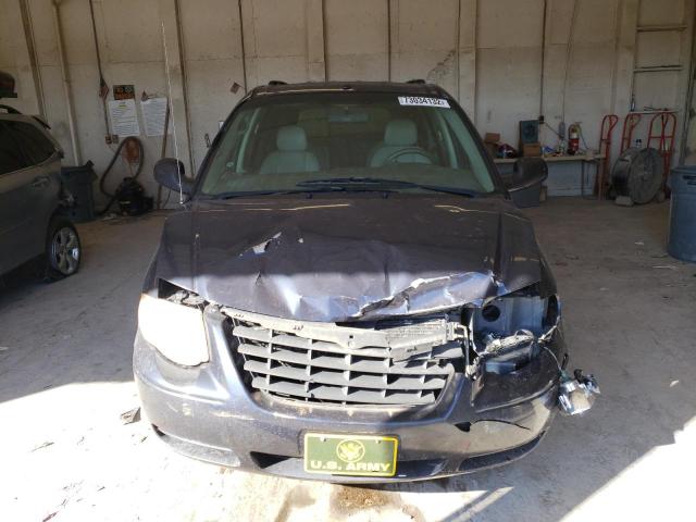 Photo 5 from auction – 2007 CHRYSLER TOWN & COU with VIN 2A4GP54L77R252804