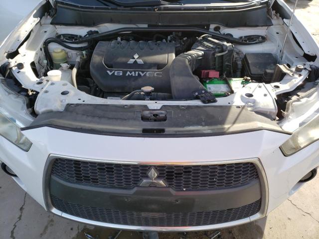 Photo 11 from auction – 2011 MITSUBISHI OUTLANDER with VIN JA4JT5AX2BU036542