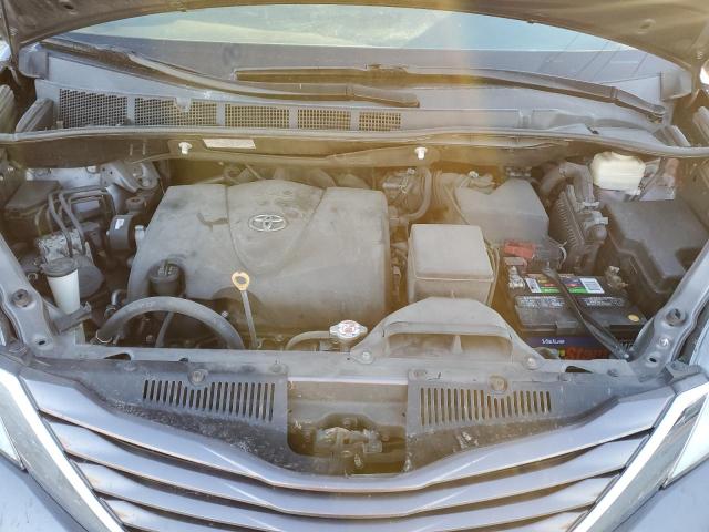 Photo 12 from auction – 2017 TOYOTA SIENNA LE with VIN 5TDKZ3DC2HS855795