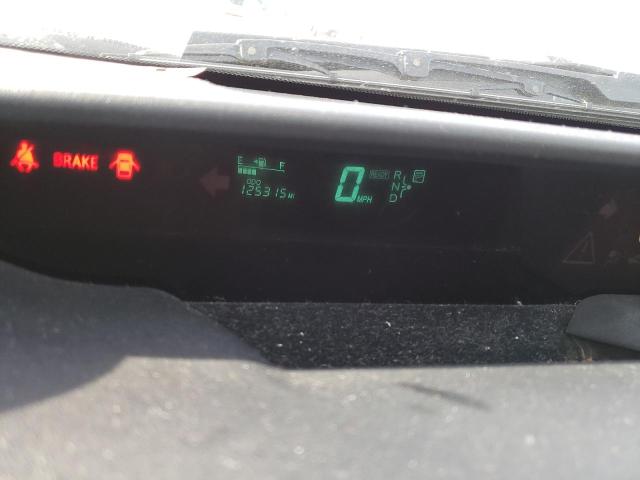 Photo 9 from auction – 2005 TOYOTA PRIUS with VIN JTDKB20U953127983