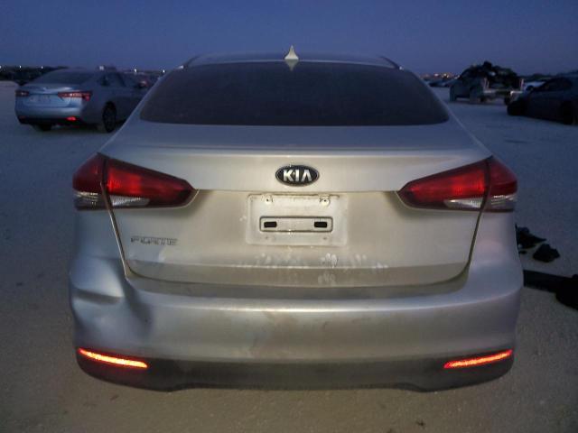 Photo 6 from auction – 2018 KIA FORTE LX with VIN 3KPFK4A71JE249469