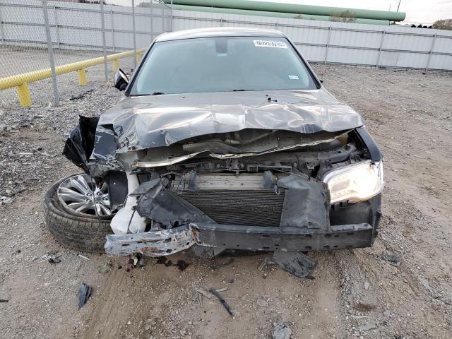 Photo 5 from auction – 2017 CHRYSLER 300 LIMITE with VIN 2C3CCAAG7HH560227