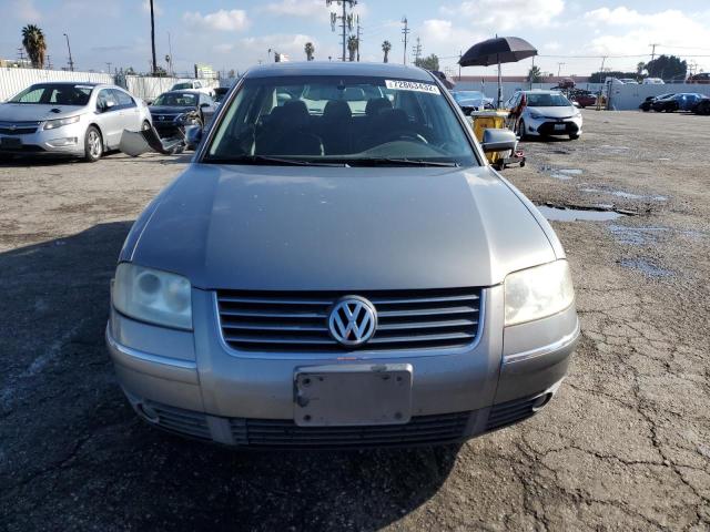 Photo 5 from auction – 2001 VOLKSWAGEN PASSAT GLX with VIN WVWRH63B01P143832