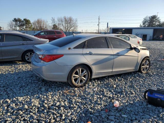 Photo 3 from auction – 2011 HYUNDAI SONATA SE with VIN 5NPEC4AC6BH242780