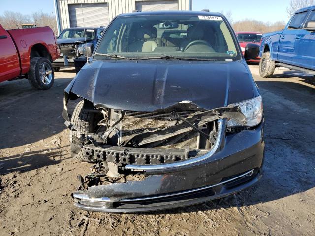 Photo 5 from auction – 2016 CHRYSLER TOWN & COU with VIN 2C4RC1BG5GR297894