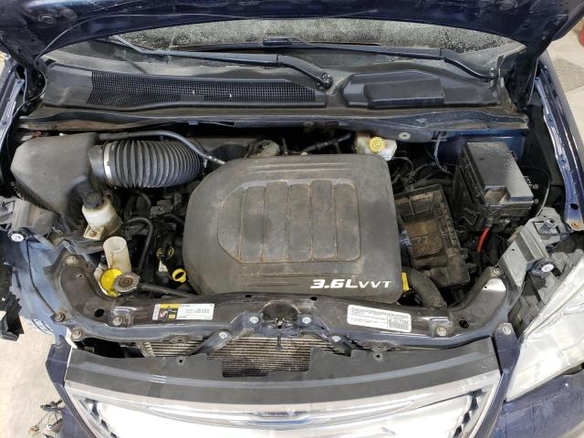 Photo 12 from auction – 2015 CHRYSLER TOWN & COU with VIN 2C4RC1BG8FR626277