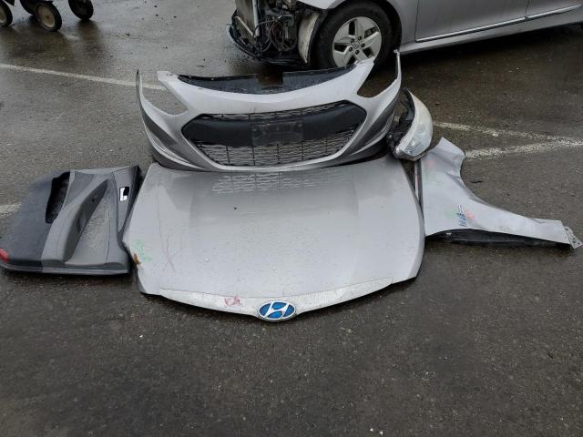 Photo 12 from auction – 2011 HYUNDAI SONATA HYB with VIN KMHEC4A45BA006536