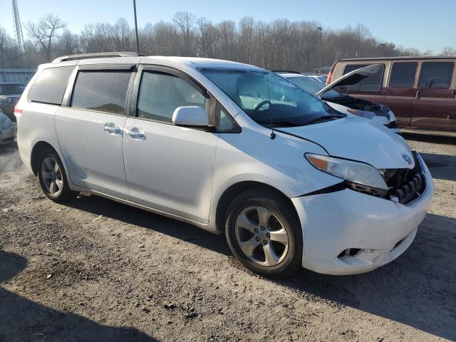 Photo 4 from auction – 2013 TOYOTA SIENNA LE with VIN 5TDKK3DC9DS388227