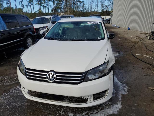 Photo 5 from auction – 2015 VOLKSWAGEN PASSAT S with VIN 1VWAT7A35FC100483