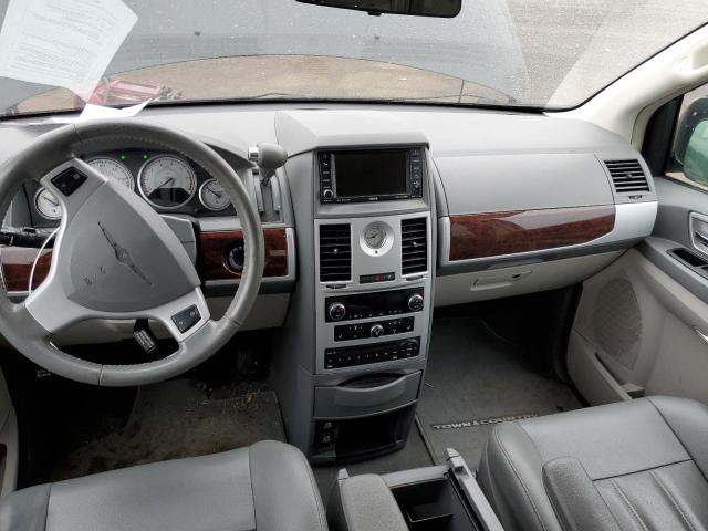 Photo 8 from auction – 2010 CHRYSLER TOWN & COU with VIN 2A4RR5D1XAR128115