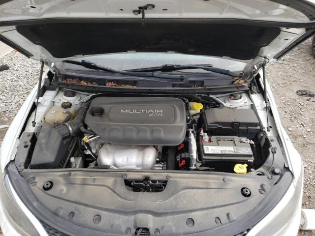 Photo 11 from auction – 2015 CHRYSLER 200 LIMITE with VIN 1C3CCCAB1FN631586