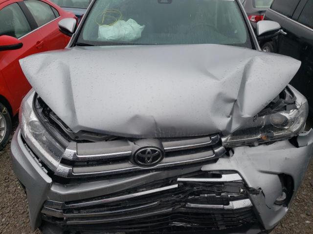 Photo 12 from auction – 2019 TOYOTA HIGHLANDER with VIN 5TDDZRFH6KS740192