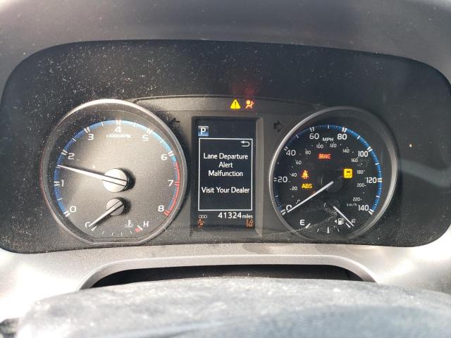 Photo 9 from auction – 2017 TOYOTA RAV4 LE with VIN JTMZFREV5HJ716722
