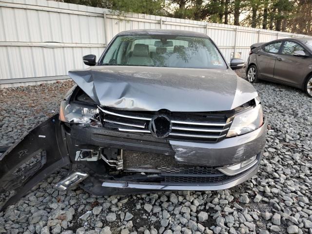 Photo 5 from auction – 2015 VOLKSWAGEN PASSAT S with VIN 1VWAT7A3XFC116758