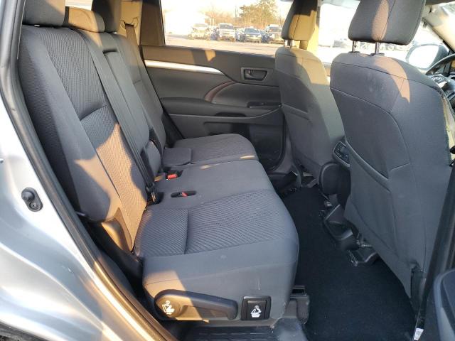 Photo 11 from auction – 2019 TOYOTA HIGHLANDER with VIN 5TDBZRFH7KS986756
