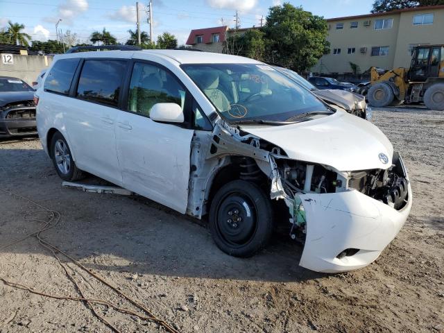 Photo 4 from auction – 2016 TOYOTA SIENNA LE with VIN 5TDKK3DC8GS723983