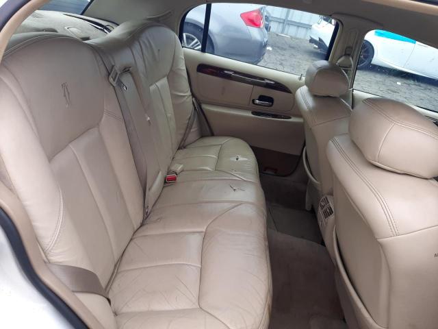 Photo 10 from auction – 2000 LINCOLN TOWN CAR C with VIN 1LNHM83W2YY796751