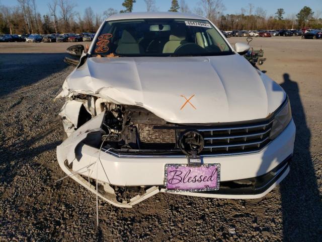 Photo 5 from auction – 2017 VOLKSWAGEN PASSAT S with VIN 1VWAT7A32HC000893
