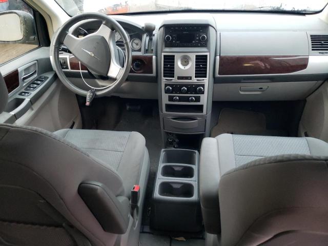 Photo 8 from auction – 2010 CHRYSLER TOWN & COU with VIN 2A4RR5D1XAR393679