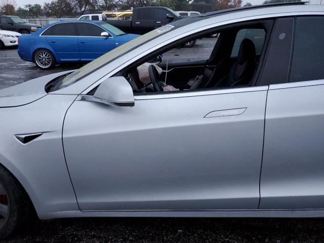 Photo 7 from auction – 2016 TESLA MODEL S with VIN 5YJSA1E44GF175211
