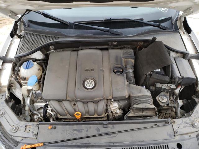 Photo 11 from auction – 2013 VOLKSWAGEN PASSAT SE with VIN 1VWBP7A37DC012797