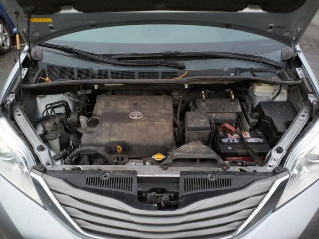 Photo 12 from auction – 2011 TOYOTA SIENNA XLE with VIN 5TDYK3DC8BS131227