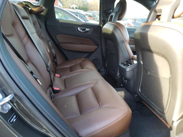 Photo 11 from auction – 2018 VOLVO XC60 T6 with VIN LYVA22RL3JB105501