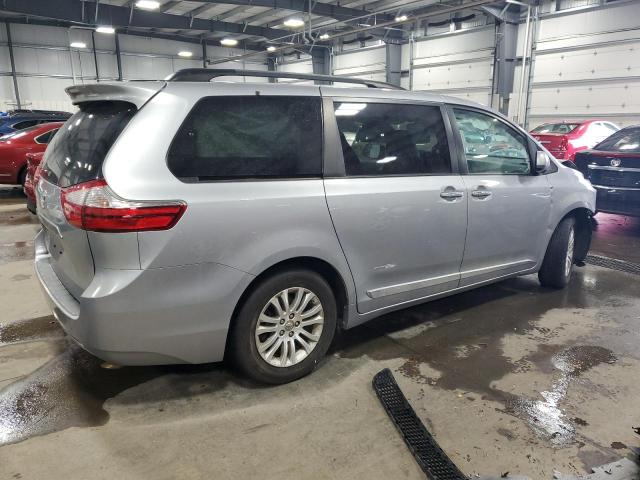 Photo 3 from auction – 2015 TOYOTA SIENNA XLE with VIN 5TDYK3DC2FS651283