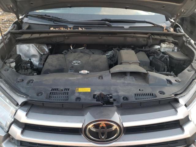 Photo 12 from auction – 2018 TOYOTA HIGHLANDER with VIN 5TDBZRFH7JS883254