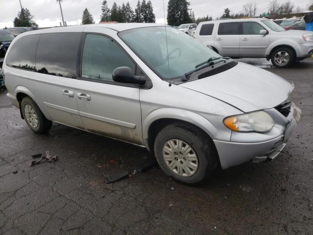 Photo 4 from auction – 2005 CHRYSLER TOWN & COU with VIN 2C4GP44R95R200057
