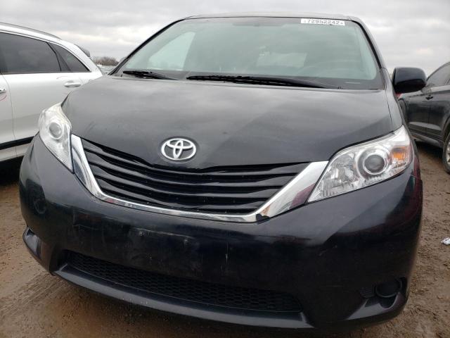 Photo 5 from auction – 2017 TOYOTA SIENNA LE with VIN 5TDKZ3DC8HS798714