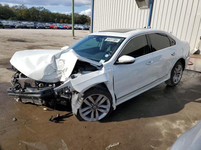 VOLKSWAGEN PASSAT SE 2017 with VIN 1VWGT7A36HC045877 - Photo from auction