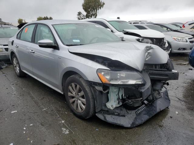Photo 4 from auction – 2015 VOLKSWAGEN PASSAT S with VIN 1VWAT7A32FC081875