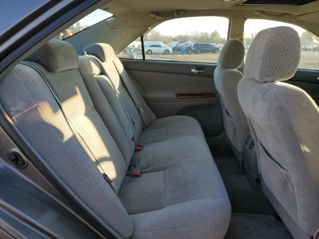 Photo 10 from auction – 2004 TOYOTA CAMRY LE with VIN 4T1BE30K74U794924