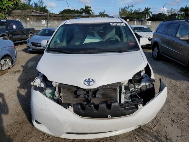 Photo 5 from auction – 2016 TOYOTA SIENNA LE with VIN 5TDKK3DC8GS723983