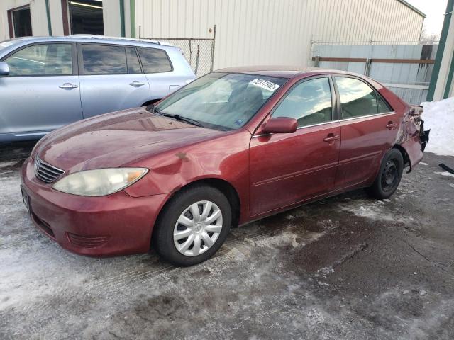 TOYOTA CAMRY LE 2005 with VIN 4T1BE32K15U414667 - Photo from auction