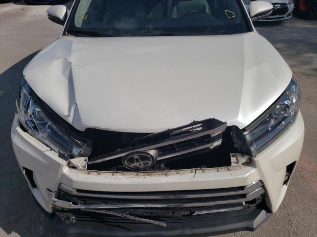 Photo 12 from auction – 2018 TOYOTA HIGHLANDER with VIN 5TDYZRFH1JS240988