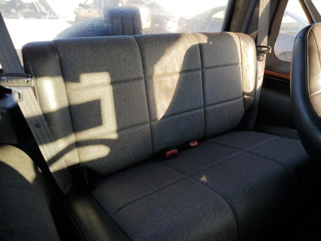 Photo 10 from auction – 2000 JEEP WRANGLER / with VIN 1J4FA29P5YP796647