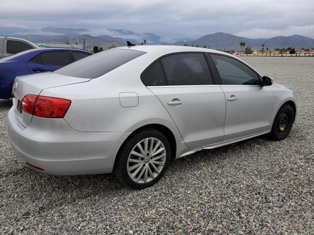 Photo 3 from auction – 2011 VOLKSWAGEN JETTA SEL with VIN 3VWLZ7AJ8BM323745