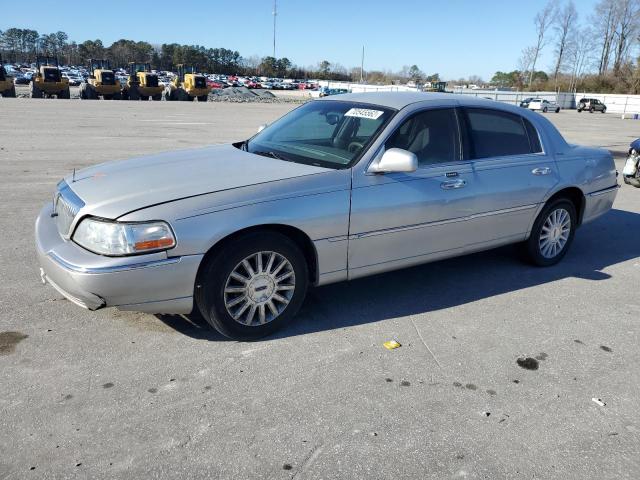 LINCOLN TOWN CAR E 2004 with VIN 1LNHM81W44Y619793 - Photo from auction