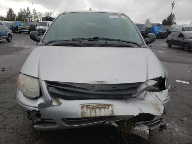 Photo 5 from auction – 2005 CHRYSLER TOWN & COU with VIN 2C4GP44R95R200057