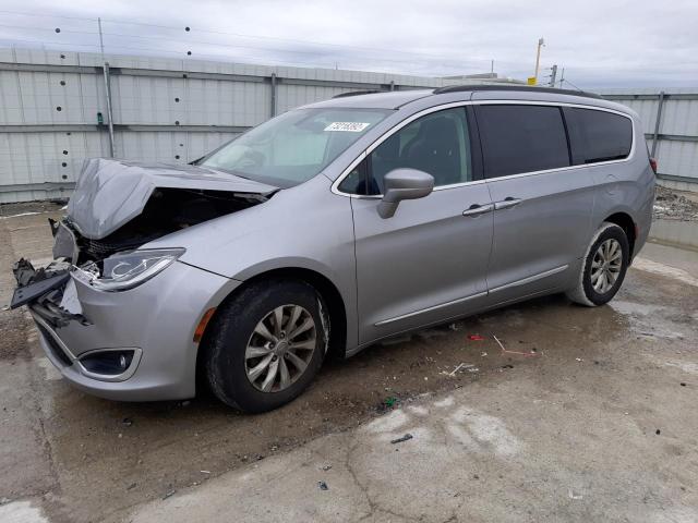 CHRYSLER PACIFICA T 2017 with VIN 2C4RC1BG4HR583916 - Photo from auction
