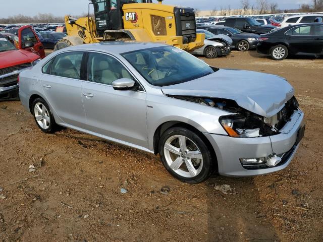 Photo 4 from auction – 2015 VOLKSWAGEN PASSAT S with VIN 1VWAT7A30FC099615