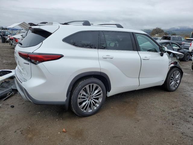 Фото 3 с аукциона – 2022 TOYOTA HIGHLANDER с VIN 5TDEBRCHXNS082071