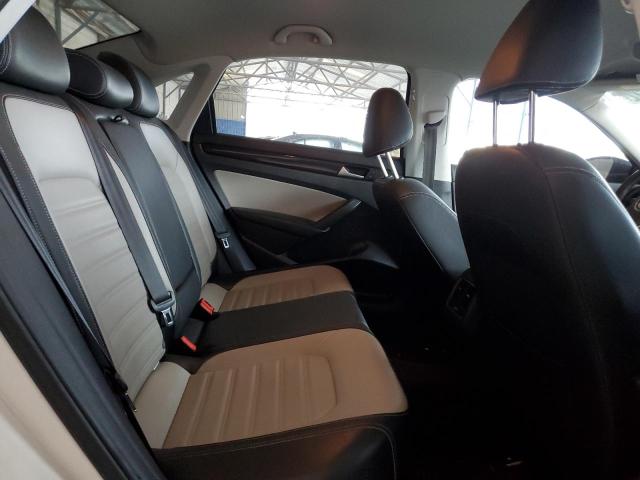 Photo 10 from auction – 2015 VOLKSWAGEN PASSAT SE with VIN 1VWBT7A32FC104768