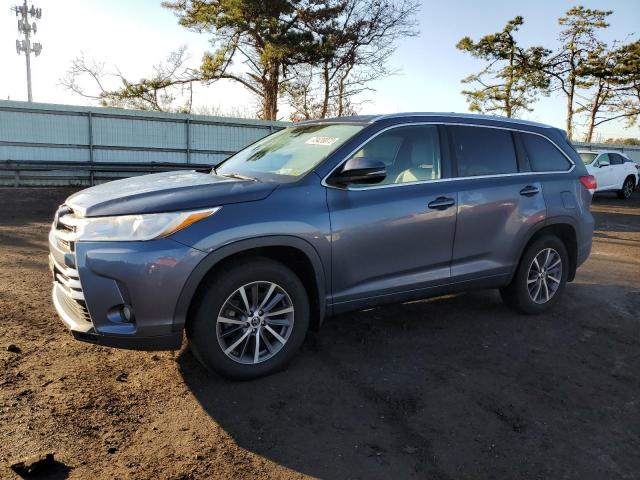 TOYOTA HIGHLANDER 2018 z numerem VIN 5TDJZRFH5JS884625 - Zdjęcie z aukcji