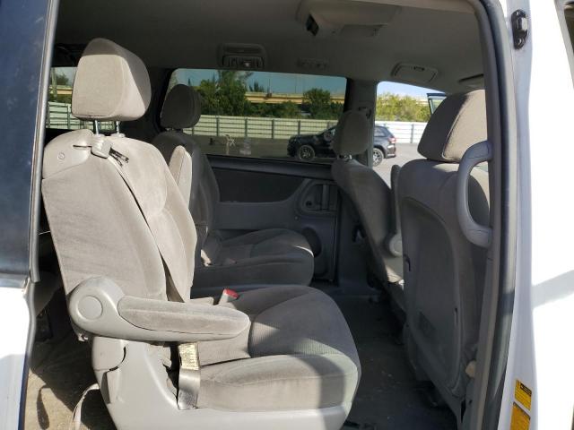 Photo 10 from auction – 2004 TOYOTA SIENNA CE with VIN 5TDZA23C24S134601