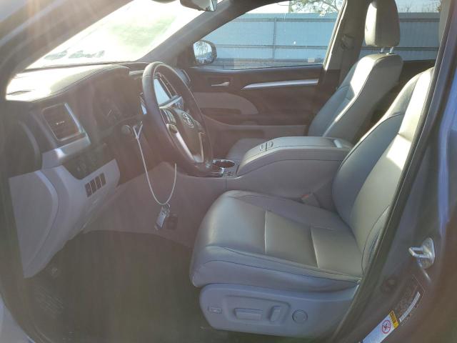 Photo 7 from auction – 2018 TOYOTA HIGHLANDER with VIN 5TDJZRFH5JS884625
